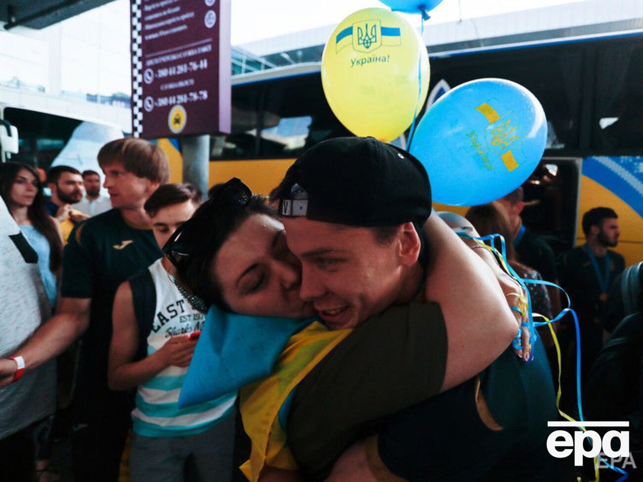 Молодежную сборную Украины по футболу, выигравшую чемпионат мира, встретили на родине. Фоторепортаж
