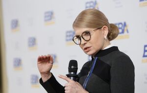 Тимошенко закликала Гройсмана знизити тарифи, якщо тепер "він перетворився на незалежну від Порошенка особу"