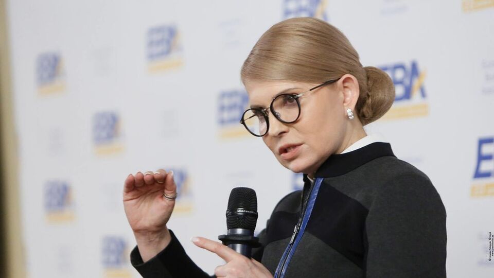 Тимошенко закликала Гройсмана знизити тарифи, якщо тепер "він перетворився на незалежну від Порошенка особу"