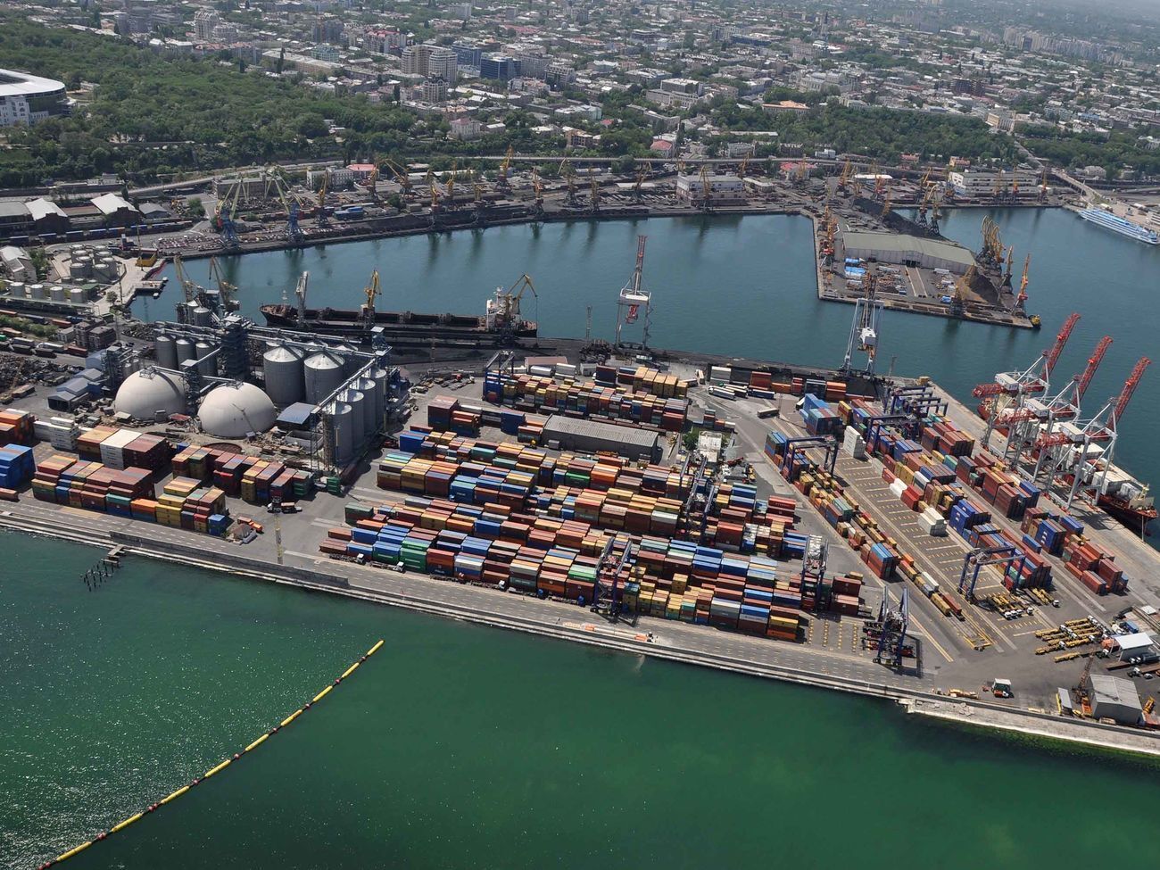 Прокуратура Одесской области весной 2018 года открыла уголовное производство против руководителей порта