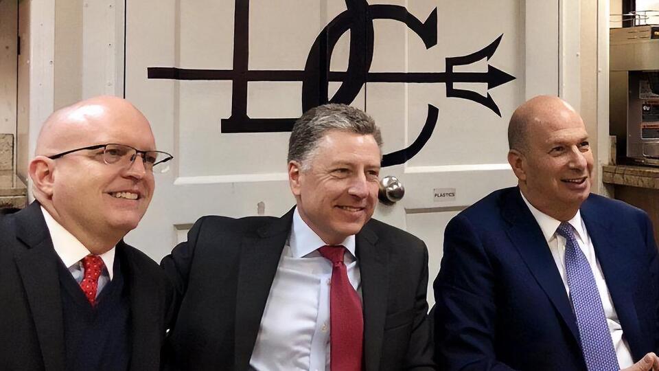 Востаннє Волкер (на фото в центрі) був в Україні в лютому