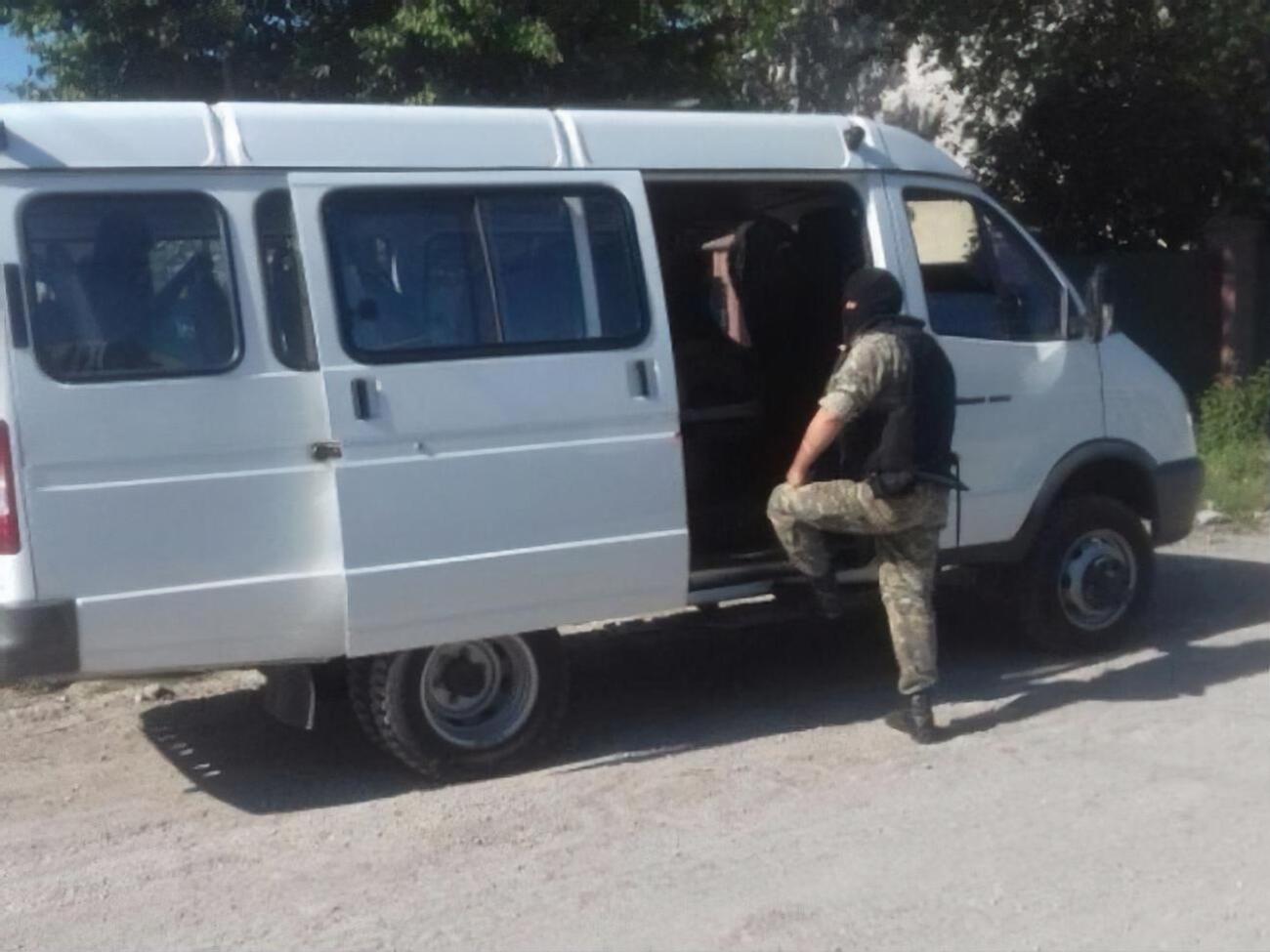 В одном из домов обыск уже закончился, отметили правозащитники
