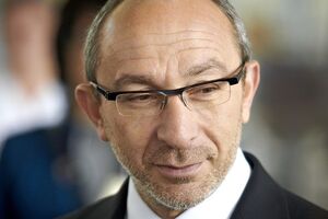 Кернес: Гвозди они умеют вбивать только в памятники, чтоб за эти гвозди зацепить веревку