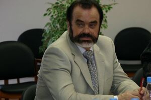 Казанник в останні роки перебував на викладацькій роботі в Омську