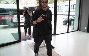 Неймар приехал в Бразилию и стал фигурантом уголовного расследования