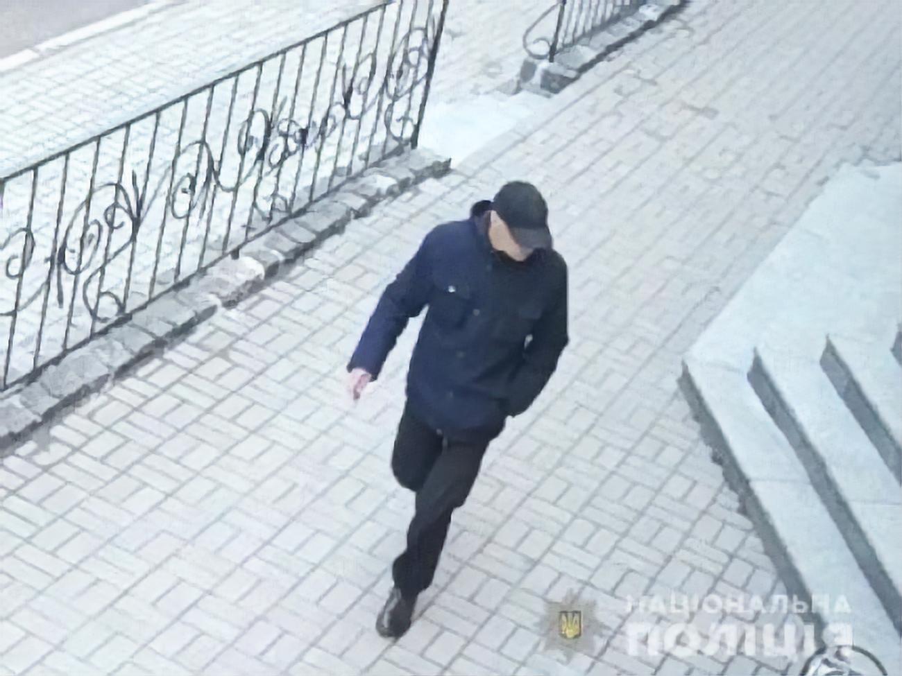 Полиция разыскивает вероятного убийцу Комарова