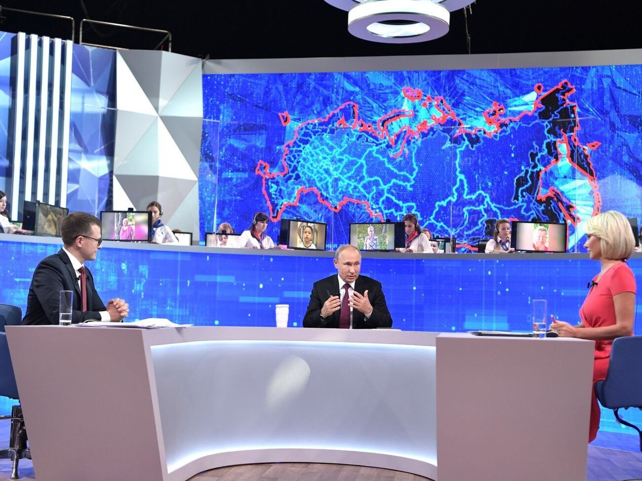 Путин говорил о Зеленском на "прямой линии"