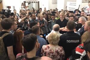 Ректор погодився з вимогами студентів звільнити Портнова
