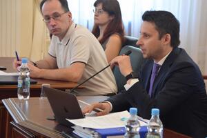Рада правосуддя розглядала скаргу адвоката Сергія Роханова (праворуч) на рішення ВКДКП про закриття дисциплінарного провадження проти Луценка
