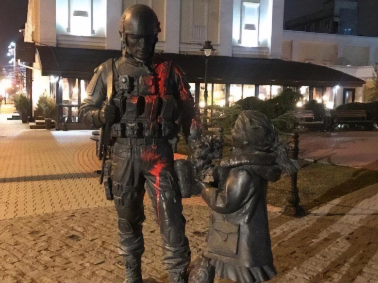 Памятник облили краской в январе 2019 года