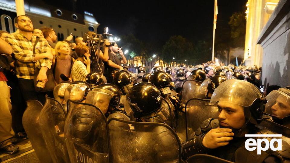 Під час масових протестів у Тбілісі поранення дістало приблизно 240 осіб