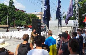 Протестувальники заявили, що мають намір продовжувати акцію до 12.00 завтрашнього дня