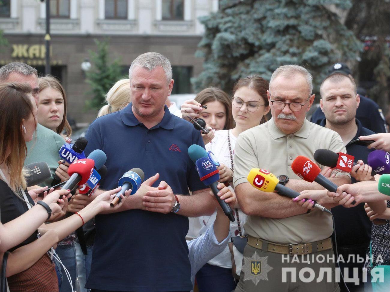 Князєв (зліва): Чотирьох начальників районного відділу поліції у Вінницькій області притягли до дисциплінарної відповідальності
