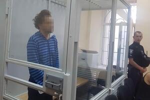 За даними слідства, хлопчика чоловік убивав ножем і молотком