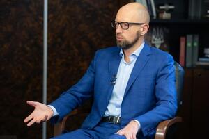 Яценюк: Я не фахівець у придворних інтригах. Петро Олексійович мене трохи підучив