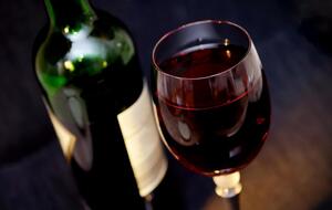 По данным Роспотребнадзора, в 2018 году было забраковано 203 тыс. литров вина из Грузии