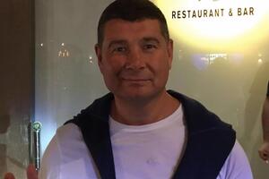 Онищенку відмовили через те, що останнім часом він не проживає в Україні