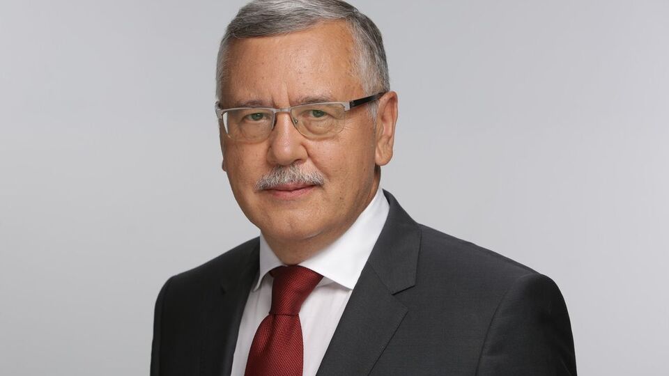 Гриценко – Вакарчуку: Я хотел бы, чтобы вы, представляя партию, которую связывают с молодежью, не становились коммунистом