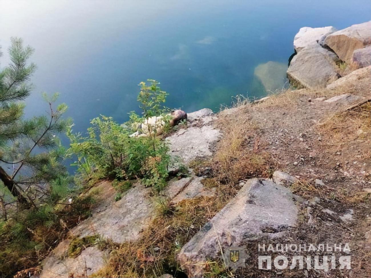 Священник приїхав до затопленого кар'єра, щоб забрати звідти старшого сина, повідомили в поліції