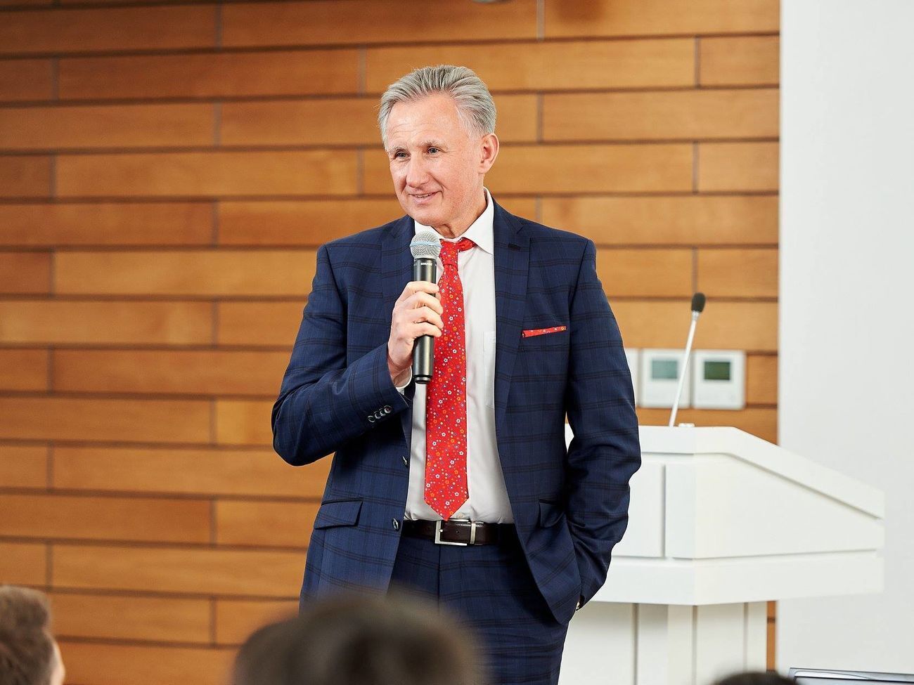 Илык уходит с должности