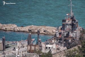 Ще 24 червня буксир "Яни Капу" був на стоянці в Керчі