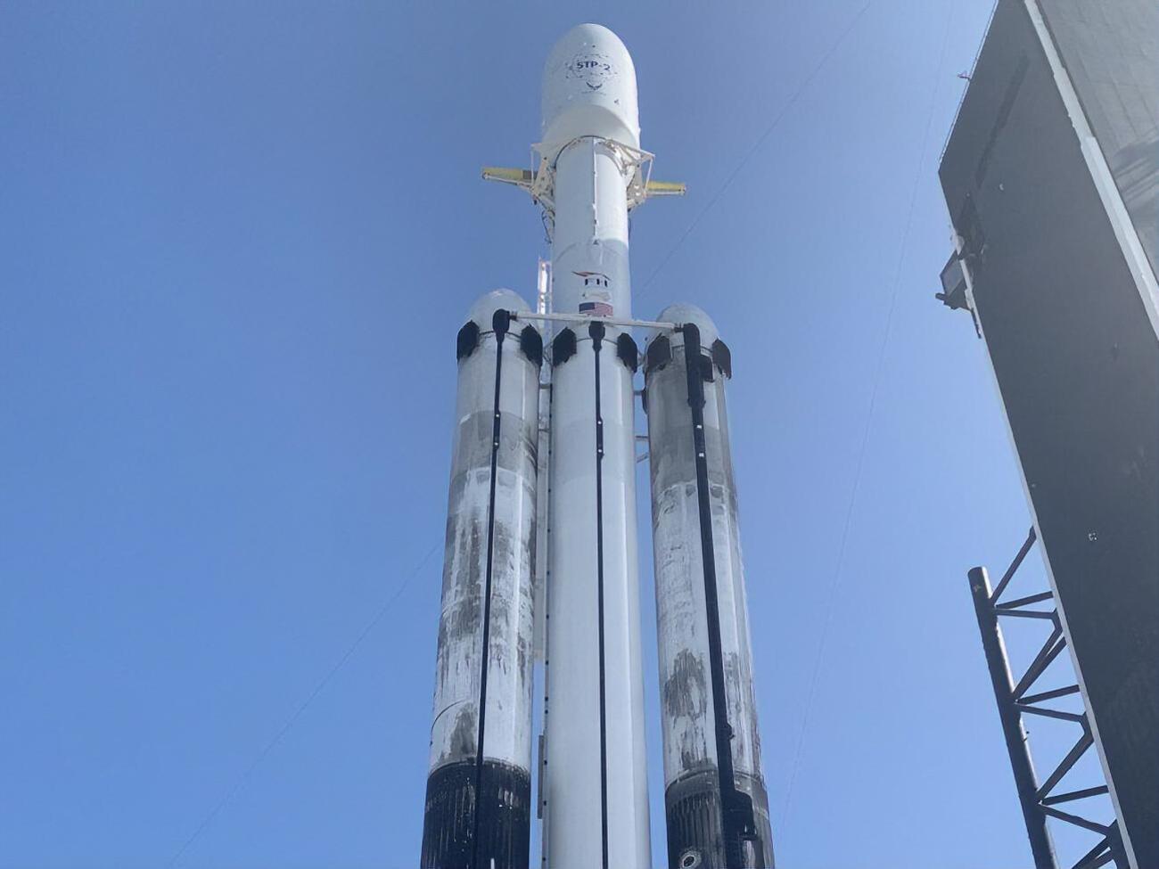 Falcon Heavy отправилась в космос