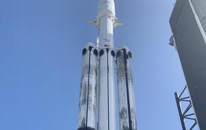 Falcon Heavy отправилась в космос