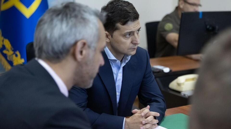Зеленський закликав звернути особливу увагу на реформування управління ЗСУ