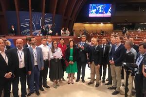 Заявление зачитала делегат от Латвии Озола