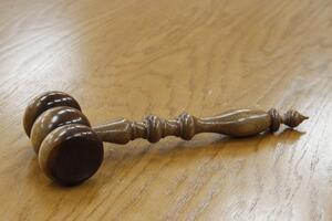 Окружной админсуд начнет рассматривать иск о правописании