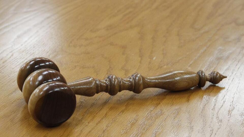 Окружной админсуд начнет рассматривать иск о правописании