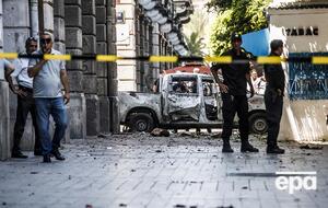 Один из смертников подорвался возле полицейского автомобиля