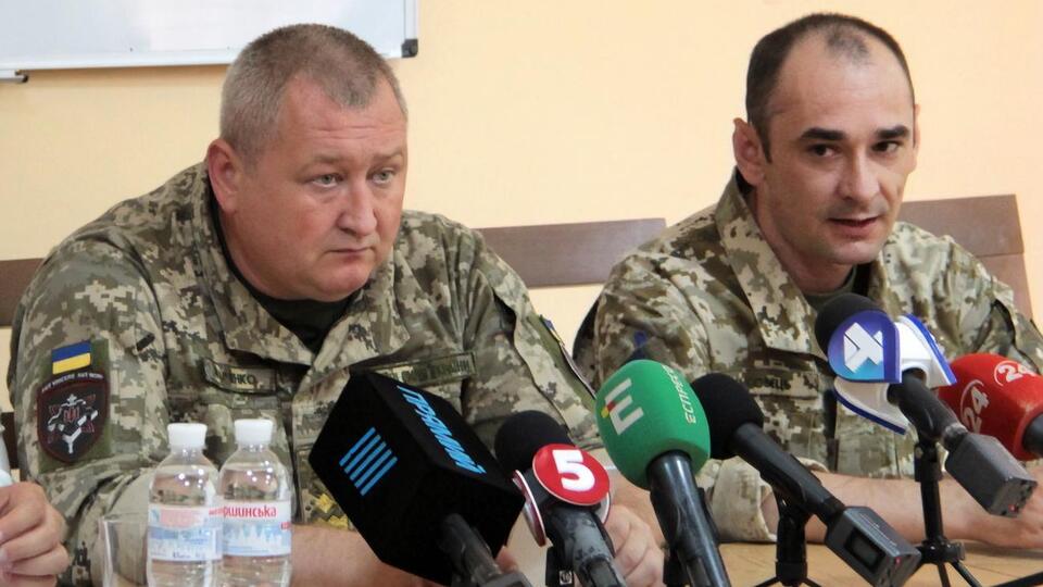 Марченко (на фото зліва): Повністю паралізована робота нашого головного управління