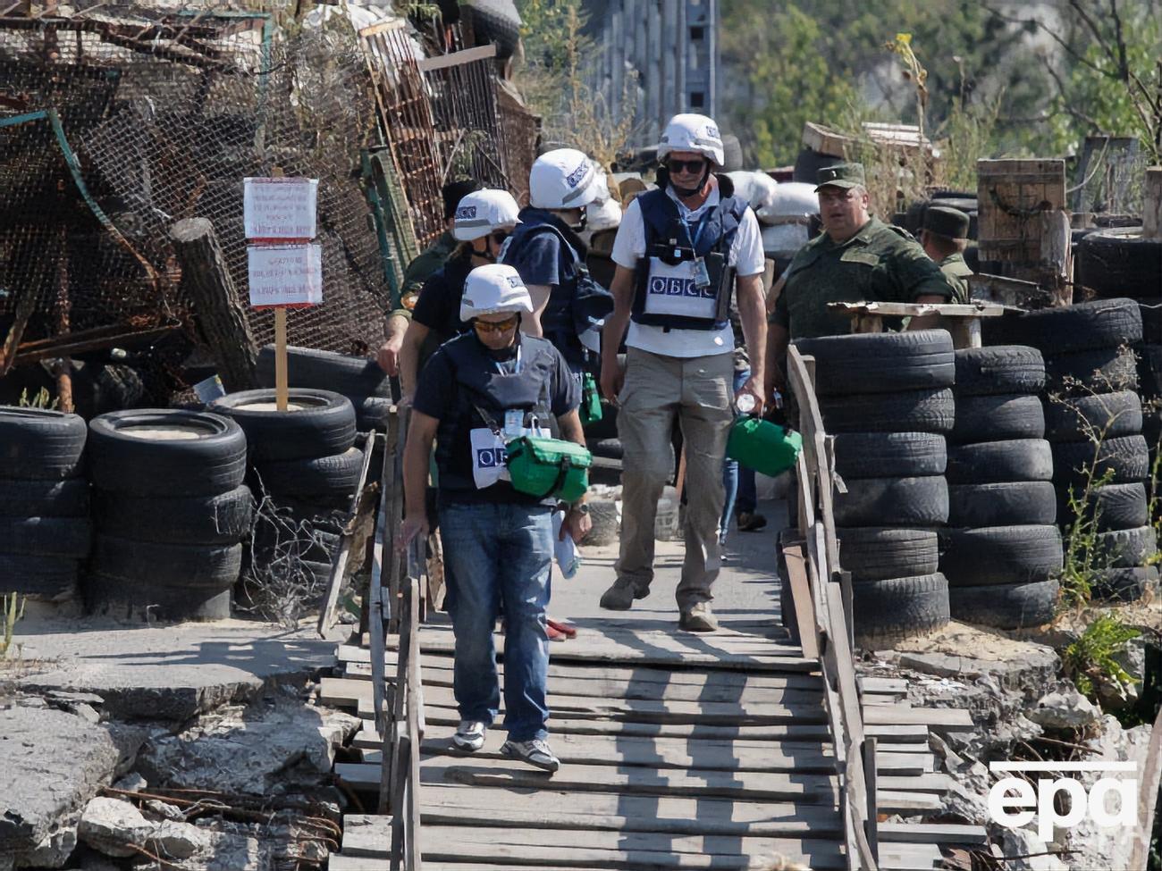 Миссия ОБСЕ следит за выполнением договоренностей об отводе вооружений в Станице Луганской