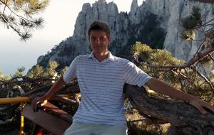 Глєбов переїхав у США у віці 14 років