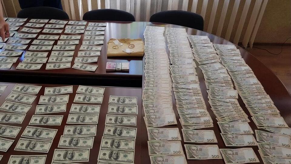 Во время обысков были изъяты деньги и документация