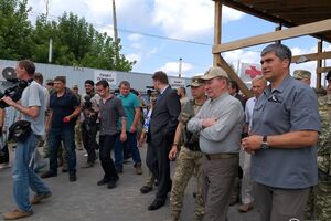 Кучма наблюдал за отводом сил и разборкой укрытий