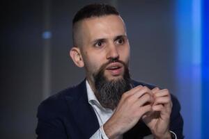 Нефьодов: Коли на митниці дикі черги, це стимулює корупцію: кожен у черзі хоче заплатити, щоб пройти першим