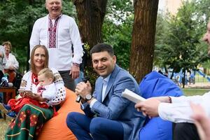 Гройсман отметил, что знаком с системой образования с детства