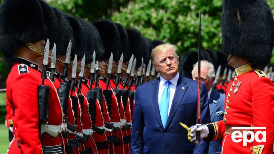 Сегодня Трамп прибыл в Лондон