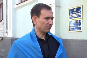 Вениславский является кандидатом юридических наук