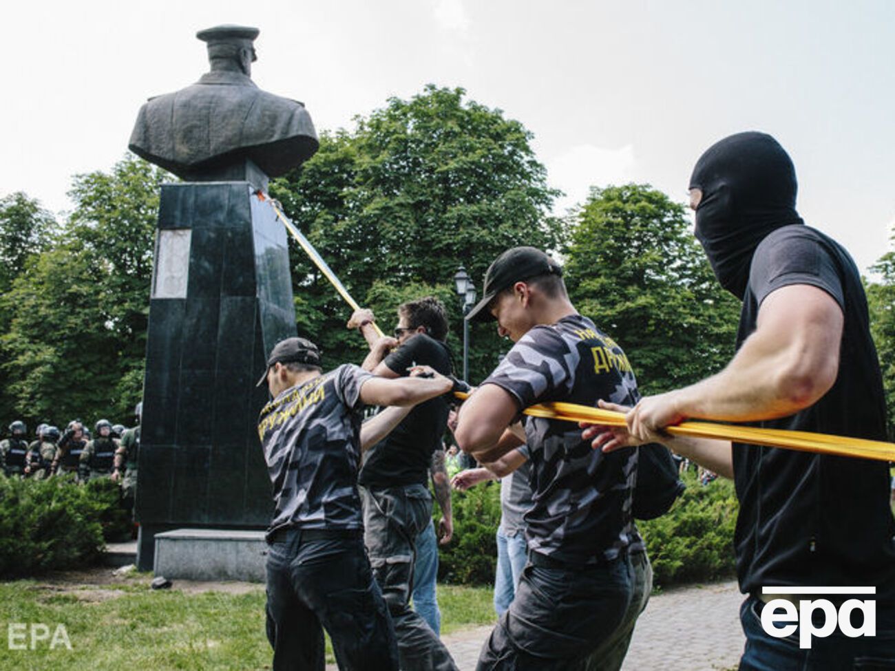 Памятник Жукову в Харькове снесли 2 июня