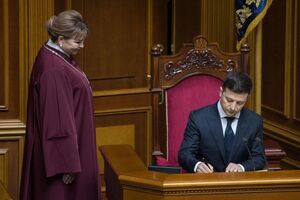 Зеленский вступил в должность главы государства 20 мая