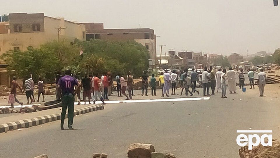 В Судане протестуют против военной власти