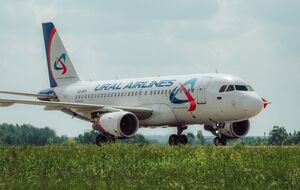 Вихід пасажирів затримали з літака "Уральських авіаліній"