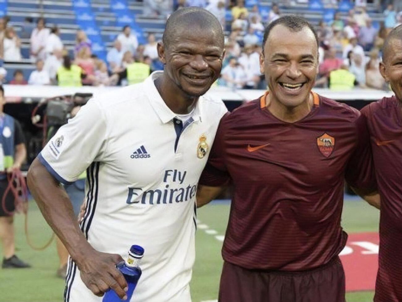 Жулио Сезар (на фото слева) в январе возглавил любительский клуб в Испании