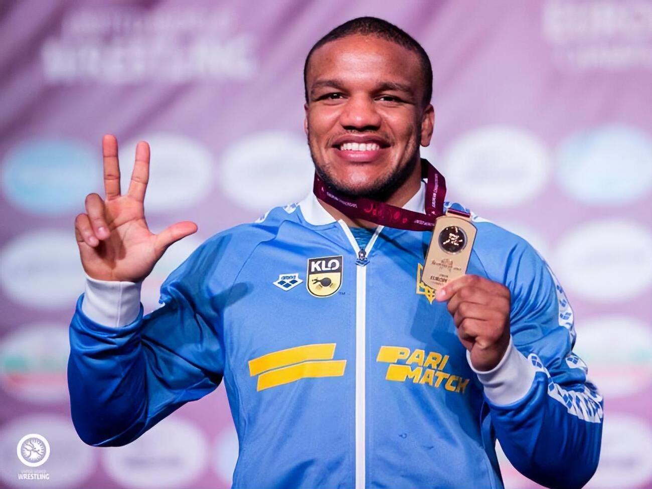 Беленюк выступает в категории до 87 килограммов