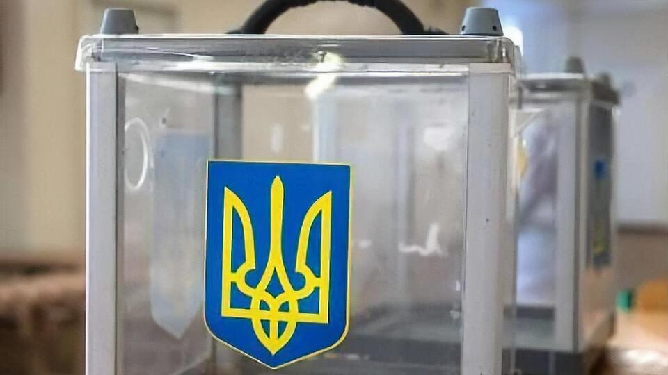 Представники КВУ проводять спостереження за днем голосування на перших місцевих виборах у 66 об'єднаних громадах
