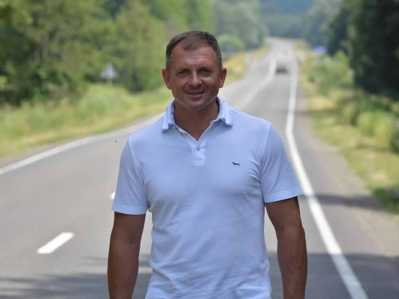 Молоток (на фото) баллотируется в народные депутаты в одном округе с Семенихиным