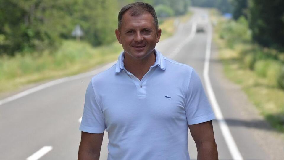 Молоток (на фото) баллотируется в народные депутаты в одном округе с Семенихиным